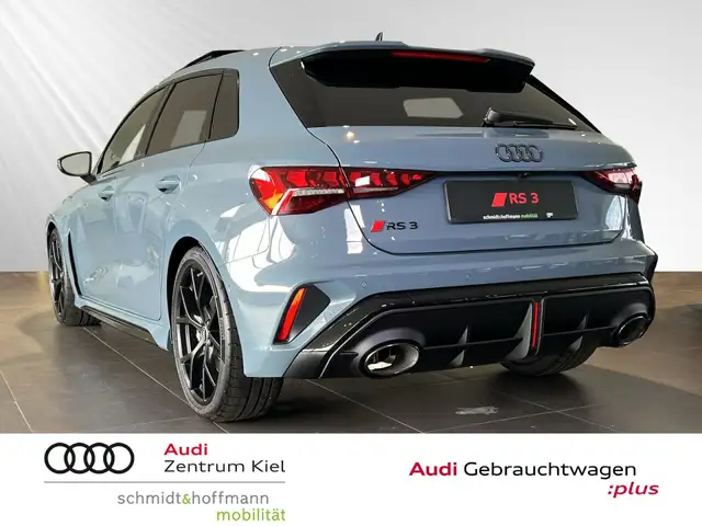 Audi RS3 view 4