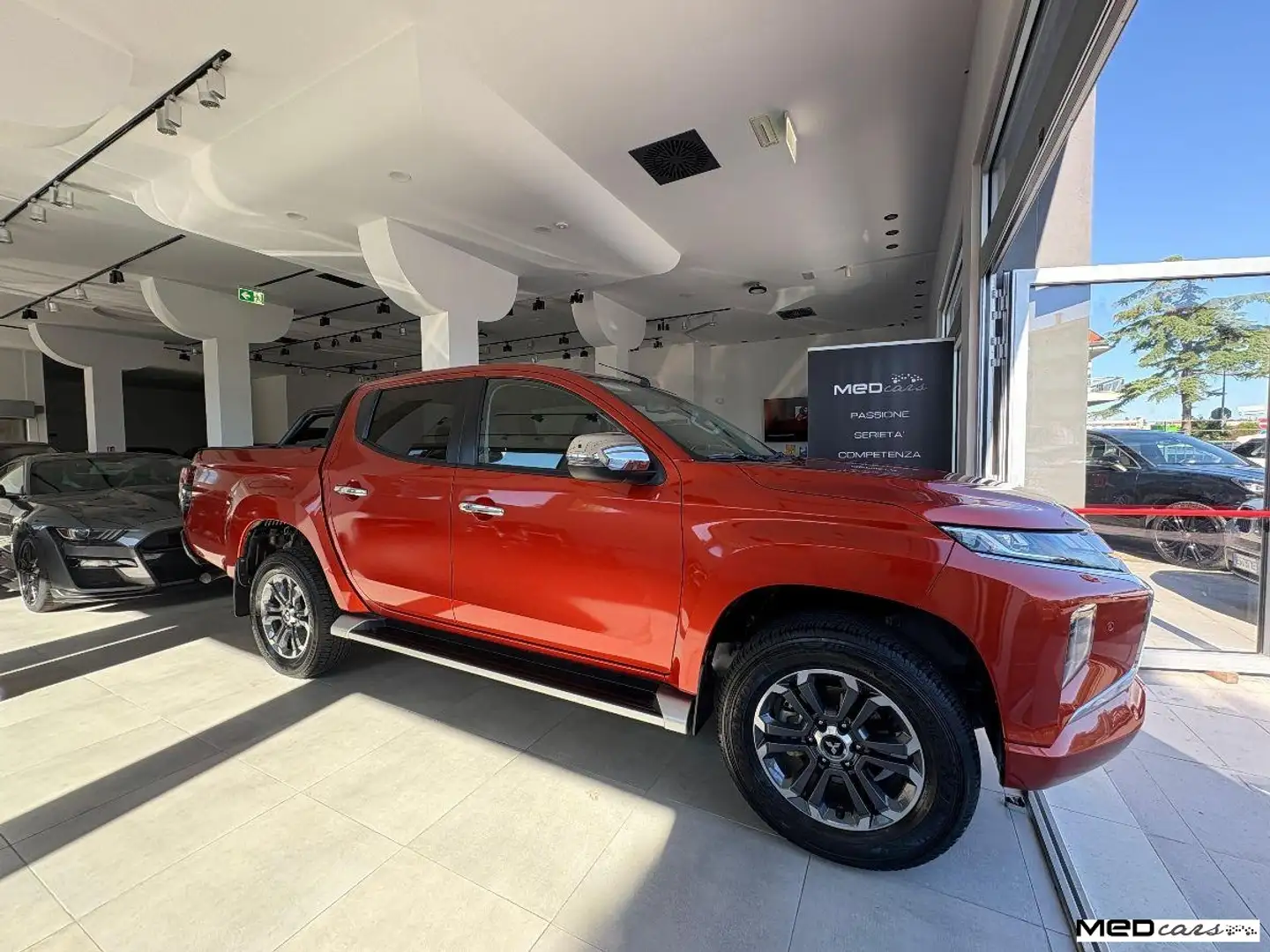 Mitsubishi L200 d.cab 2.3D HURRICANE 4WD 150CV AUTO / IVA ESP. Orange - 2