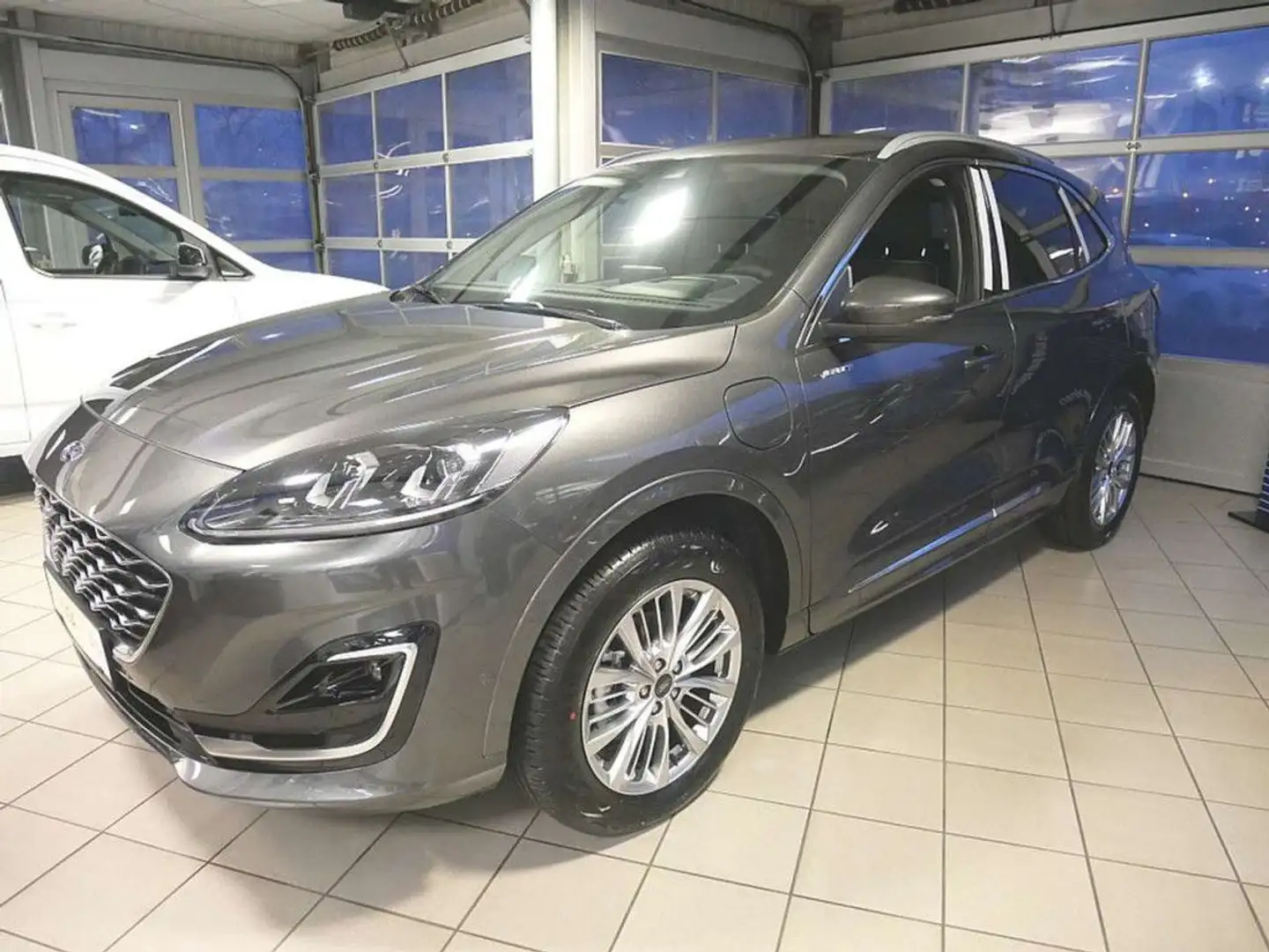 Ford Kuga 2,5 Duratec PHEV Vignale Aut. Grau - 2