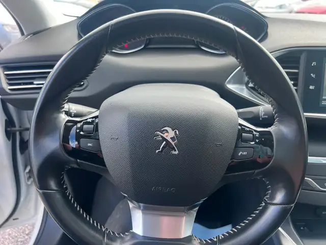 Peugeot 308 view 16