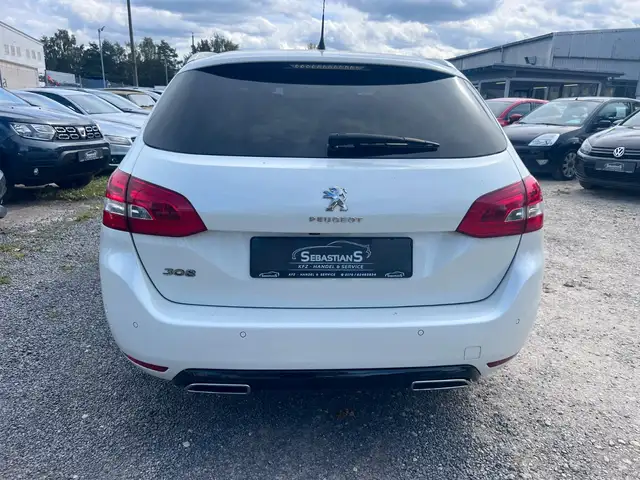 Peugeot 308 view 5