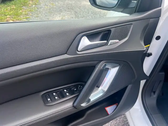 Peugeot 308 view 17