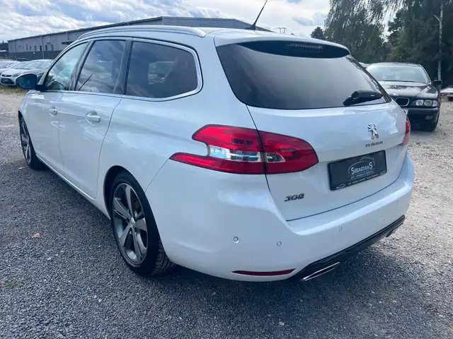 Peugeot 308 view 6