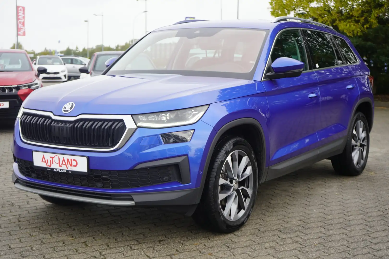 Skoda Kodiaq 2.0 TDI Tour DSG LED Navi AHK Kamera PDC Blau - 2