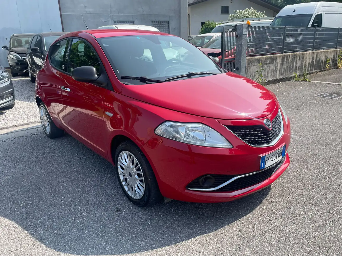 Lancia Ypsilon 1.2 69 CV 5 porte GPL Ecochic Silver Rot - 1