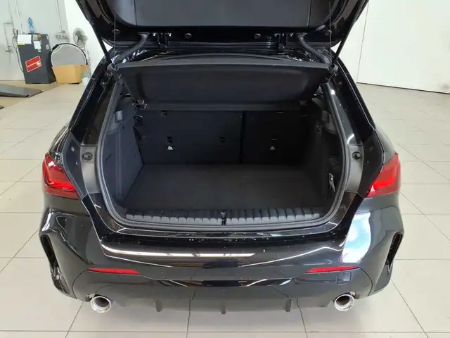 BMW 1 Series view 9