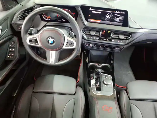 BMW 1 Series view 5