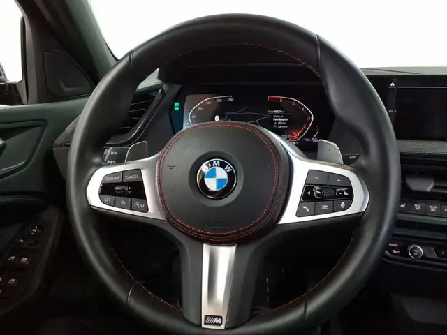 BMW 1 Series view 15