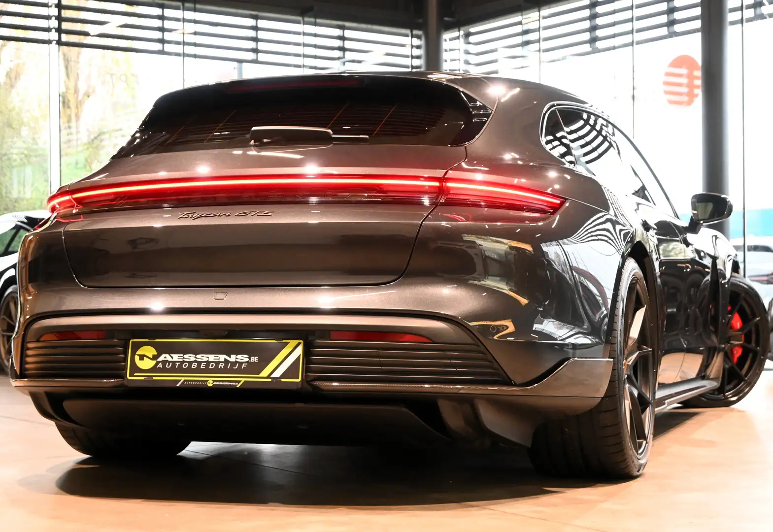 Porsche Taycan Sport Turismo GTS*MATRIX/ALCAN/BOSE/18-WAY/CHRONO* Grijs - 2