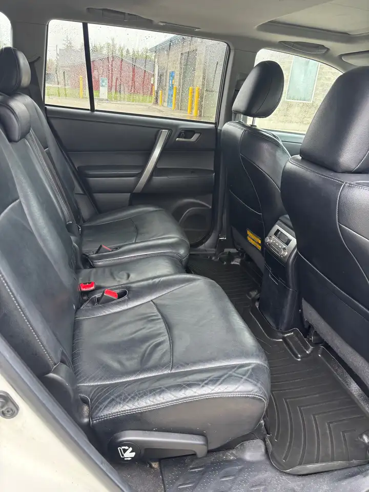 Toyota Highlander снимка Toyota Highlander