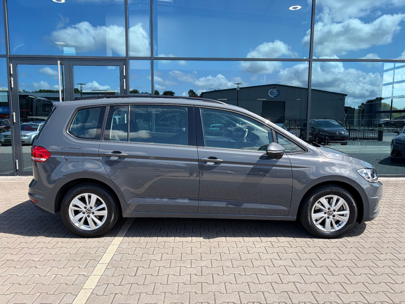 Volkswagen Touran 2.0 TDI Comfortline *ACC*SHZ*AHK*DAB* — photo 6