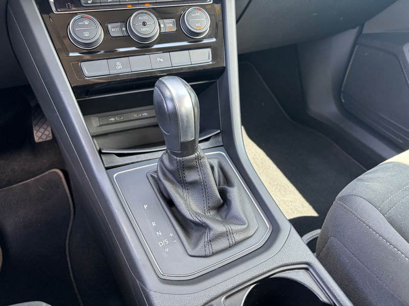 Volkswagen Touran 2.0 TDI Comfortline *ACC*SHZ*AHK*DAB* — photo 18
