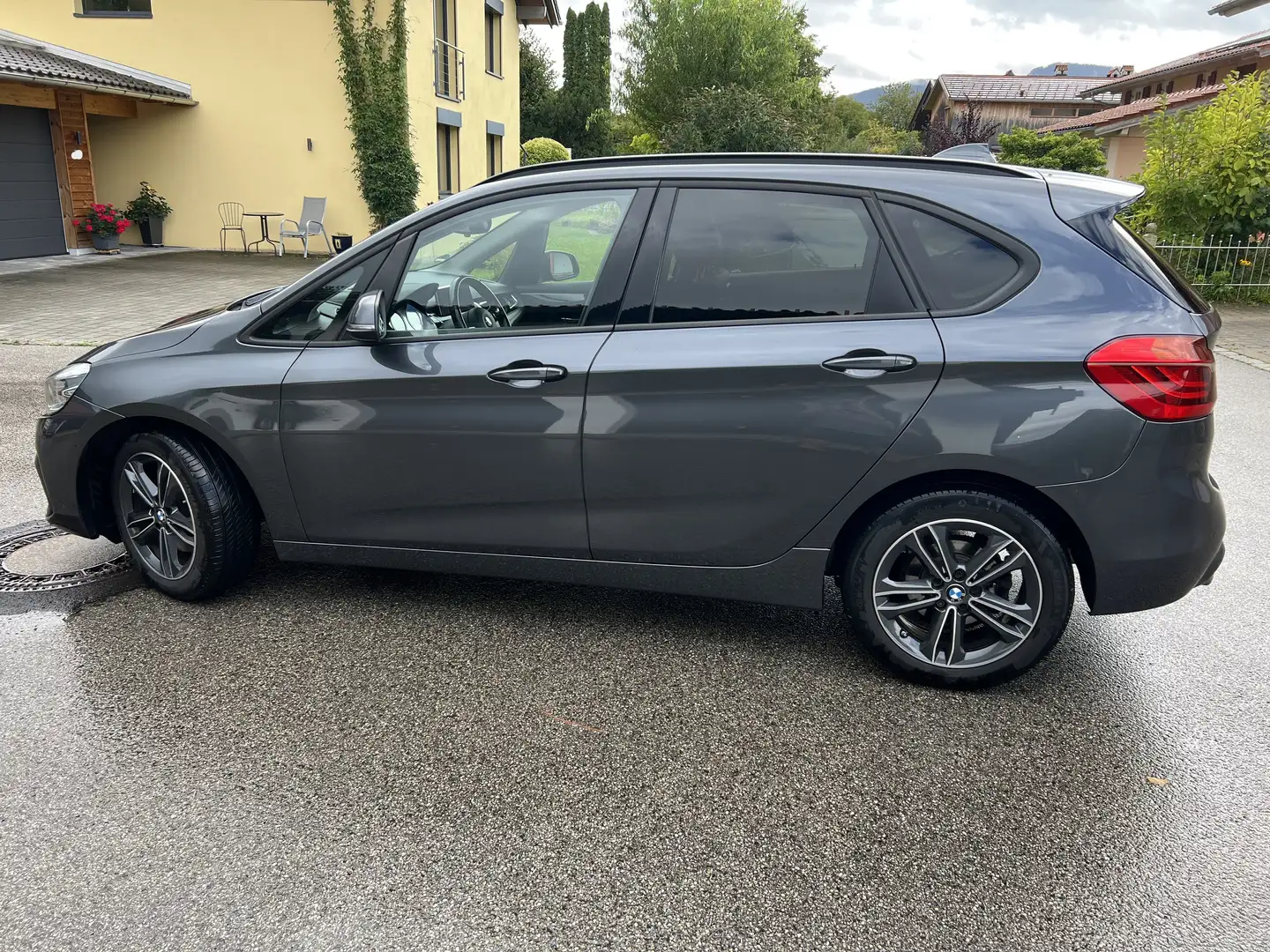 BMW 220 220i Active Tourer Aut. Sport Line Grau - 2