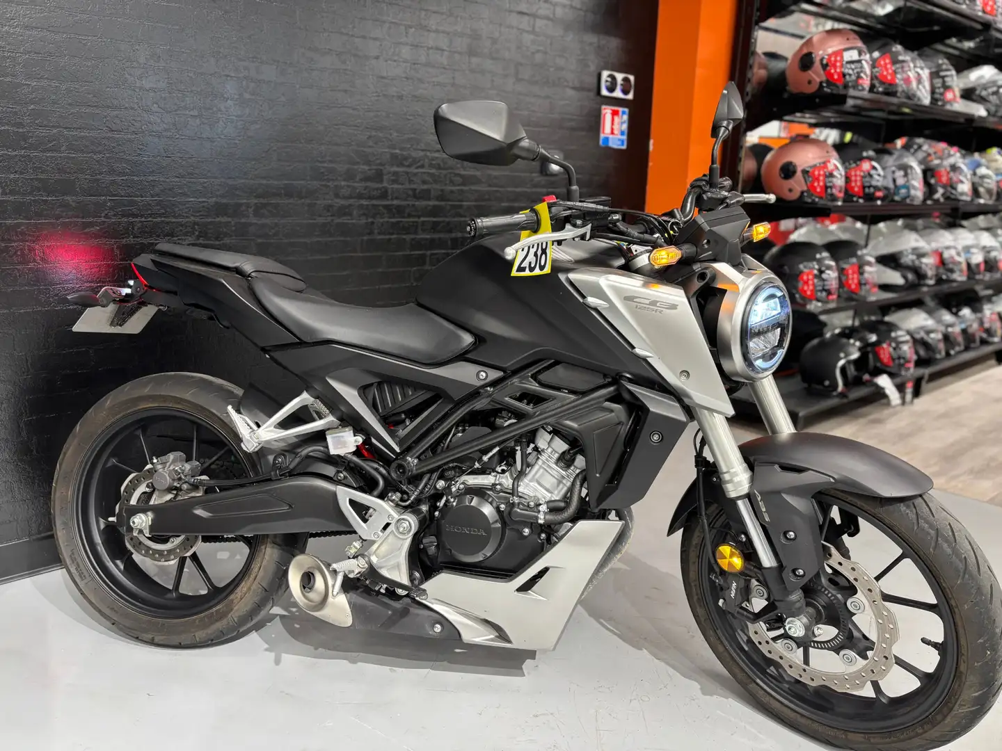 Honda CB 125 Noir - 2