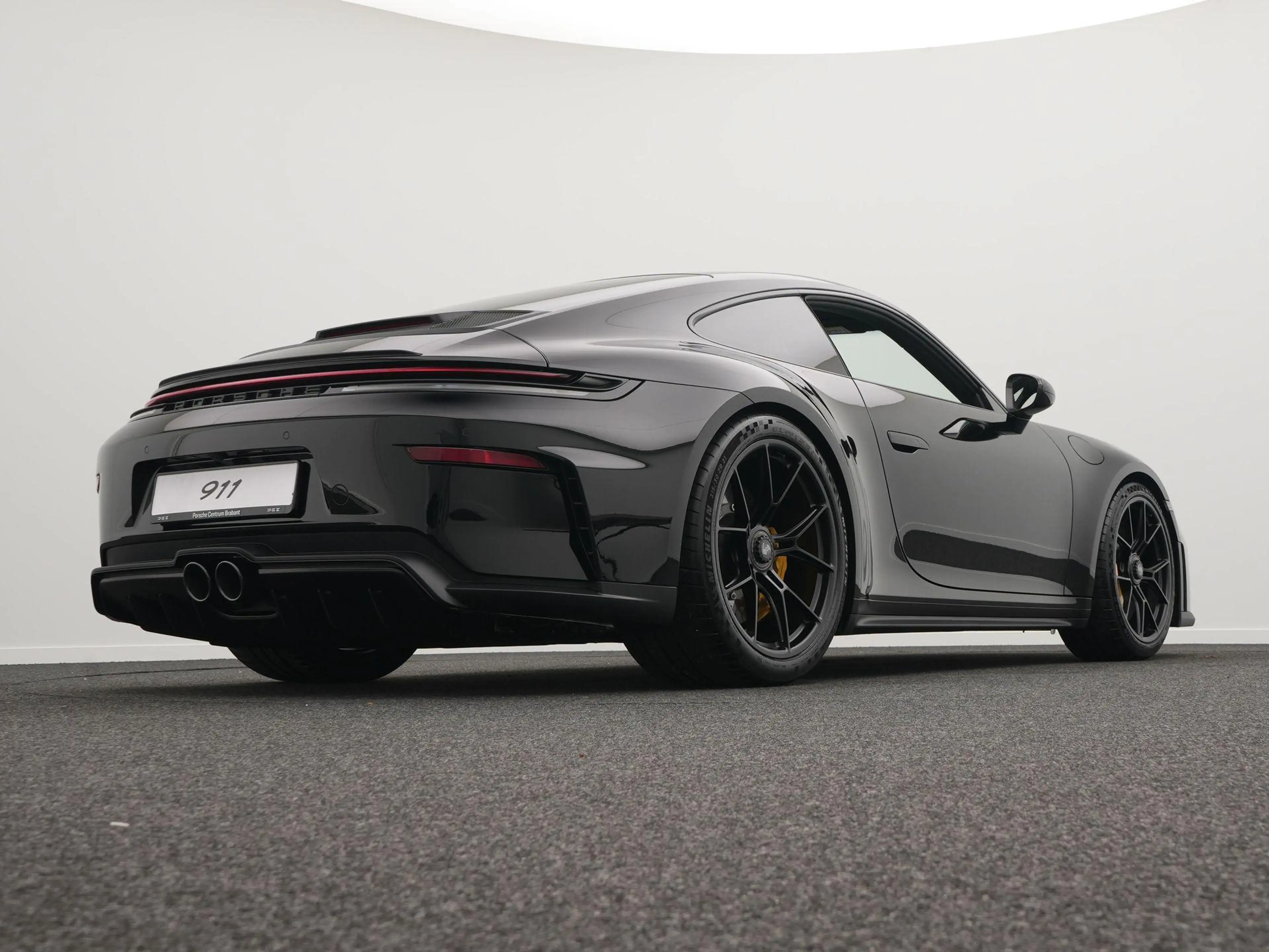 Porsche 992 GT3 Touring — photo 10