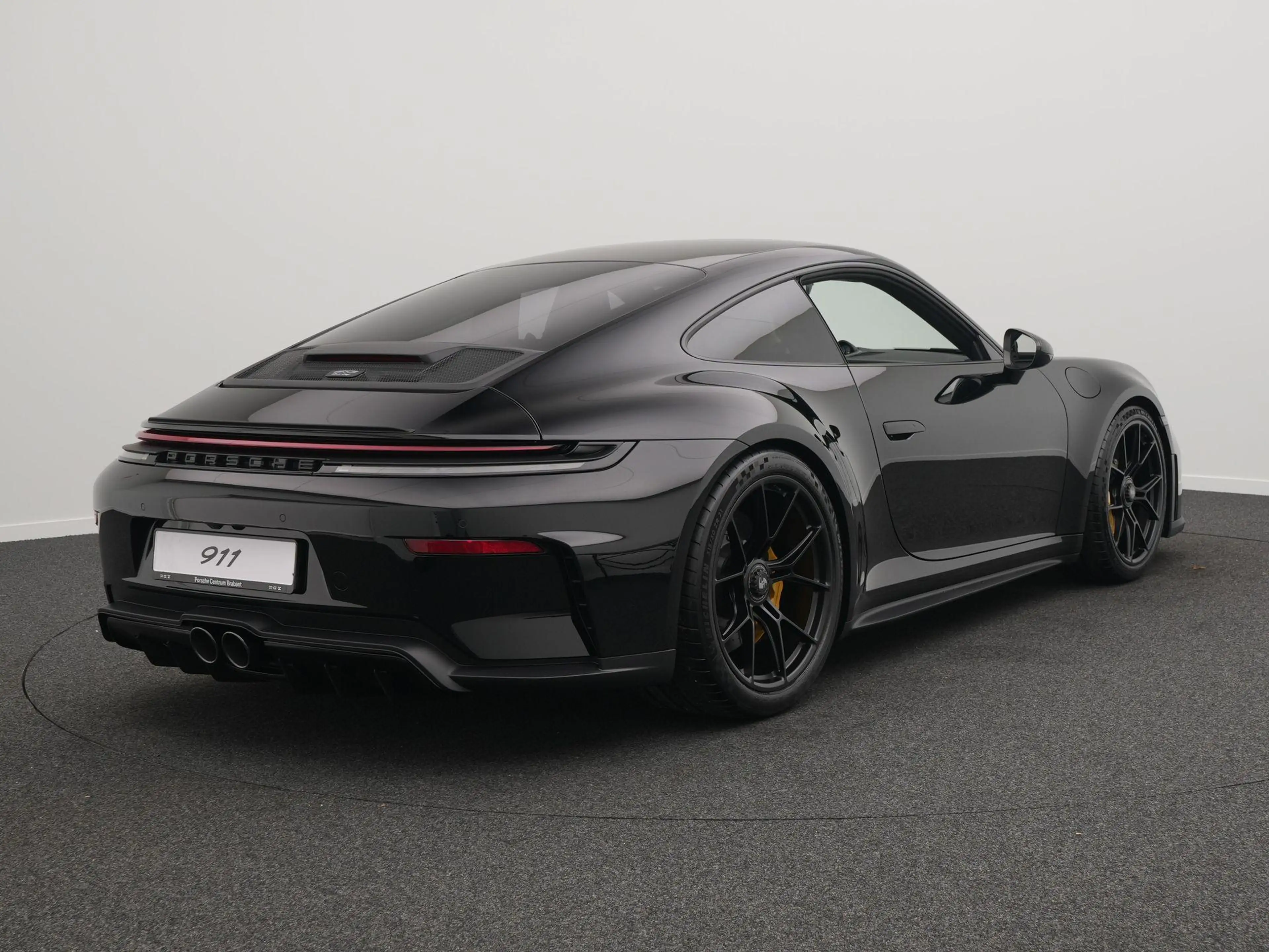 Porsche 992 GT3 Touring — photo 5