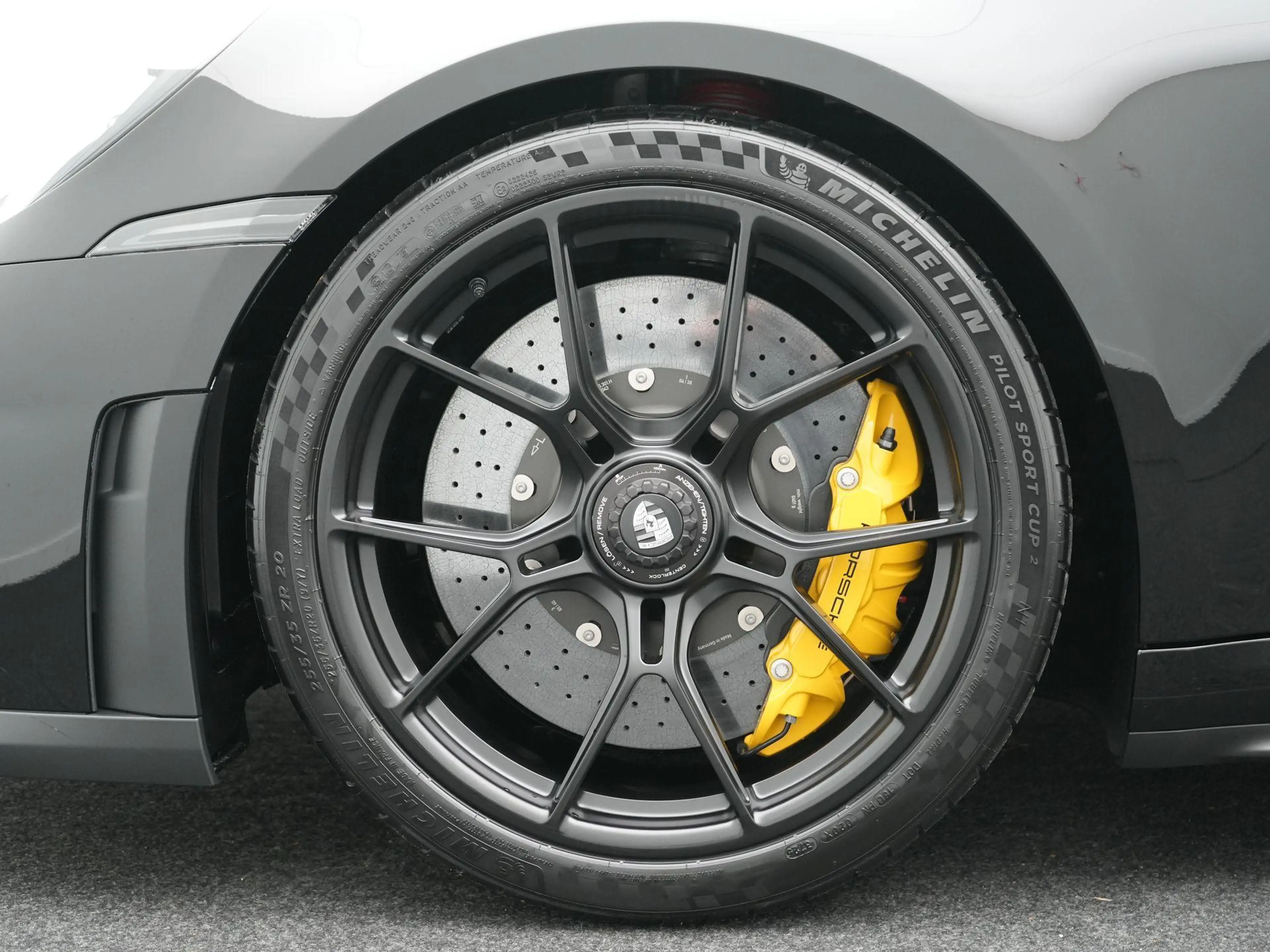 Porsche 992 GT3 Touring — photo 15
