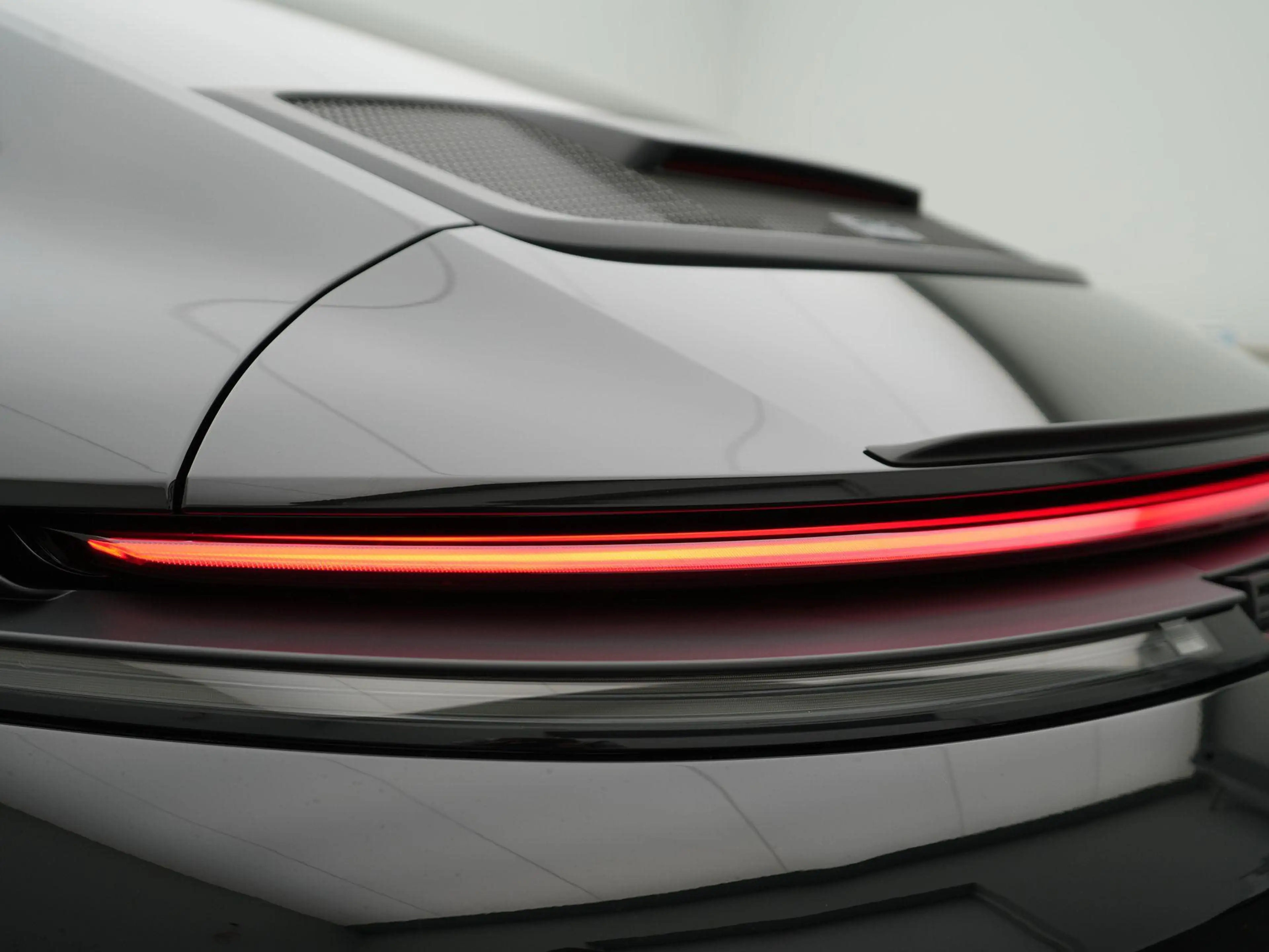 Porsche 992 GT3 Touring — photo 14