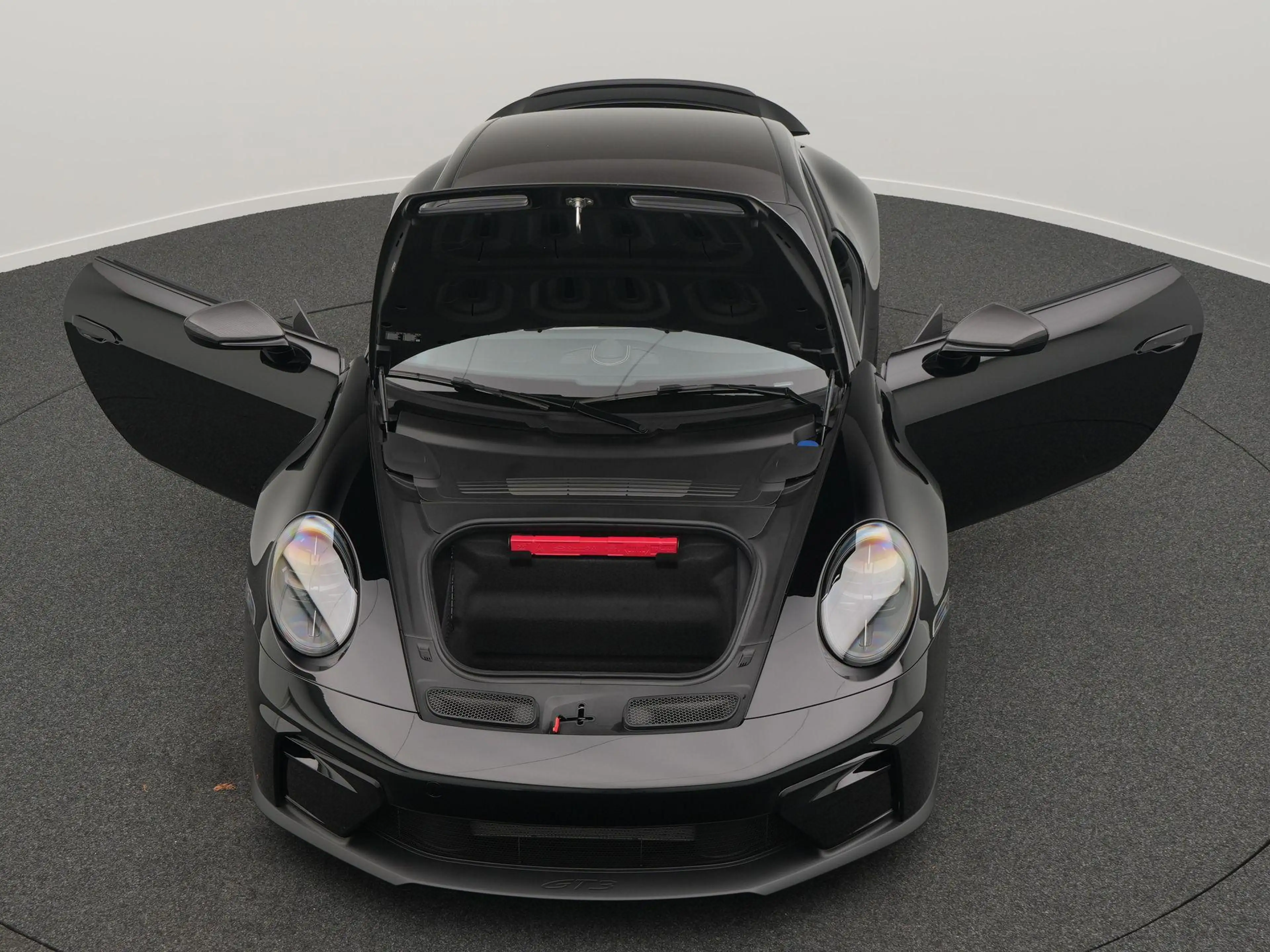 Porsche 992 GT3 Touring — photo 11