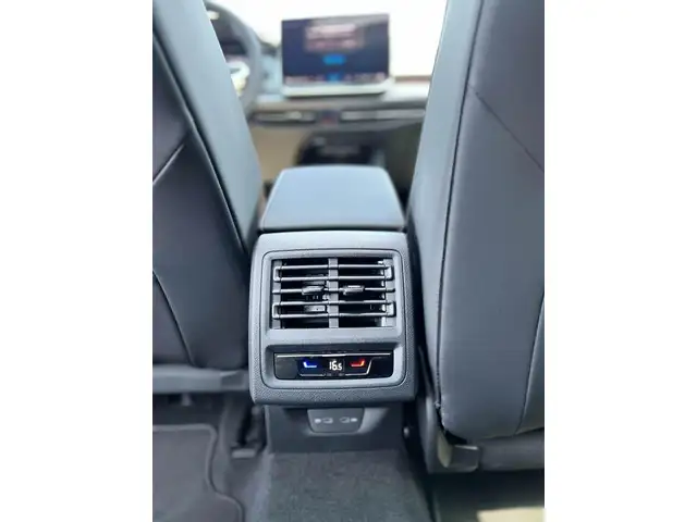 Volkswagen Golf view 10