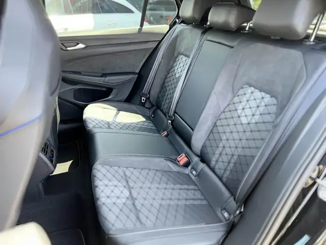 Volkswagen Golf view 9