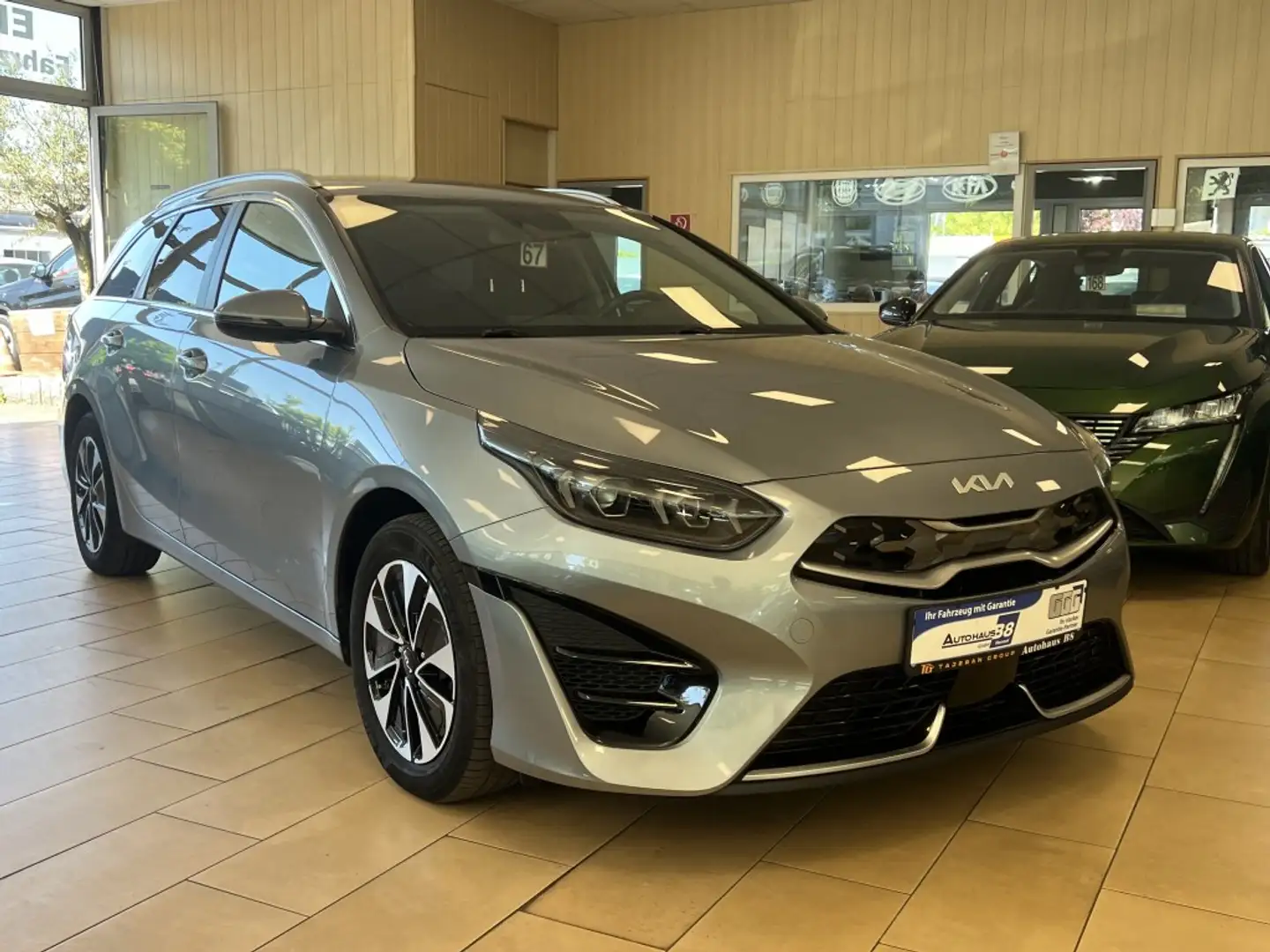 Kia Ceed / cee'd Plug-in*ACC*Navi*SHZ*DAB*R.Cam*LED*CarPlay Silber - 1