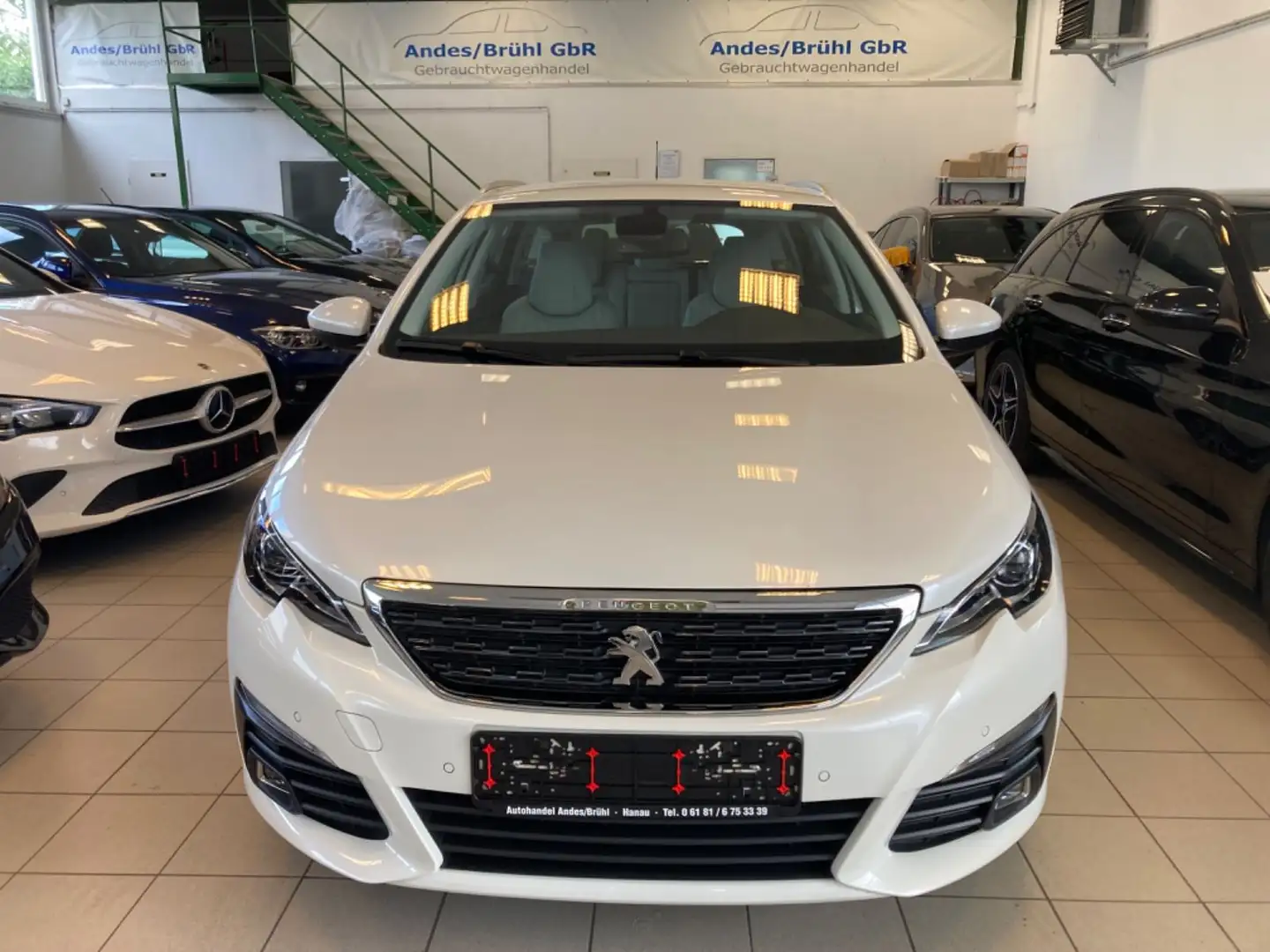 Peugeot 308 SW Allure EAT8 Navi Plus Leder LED Temp SHZ Weiß - 1