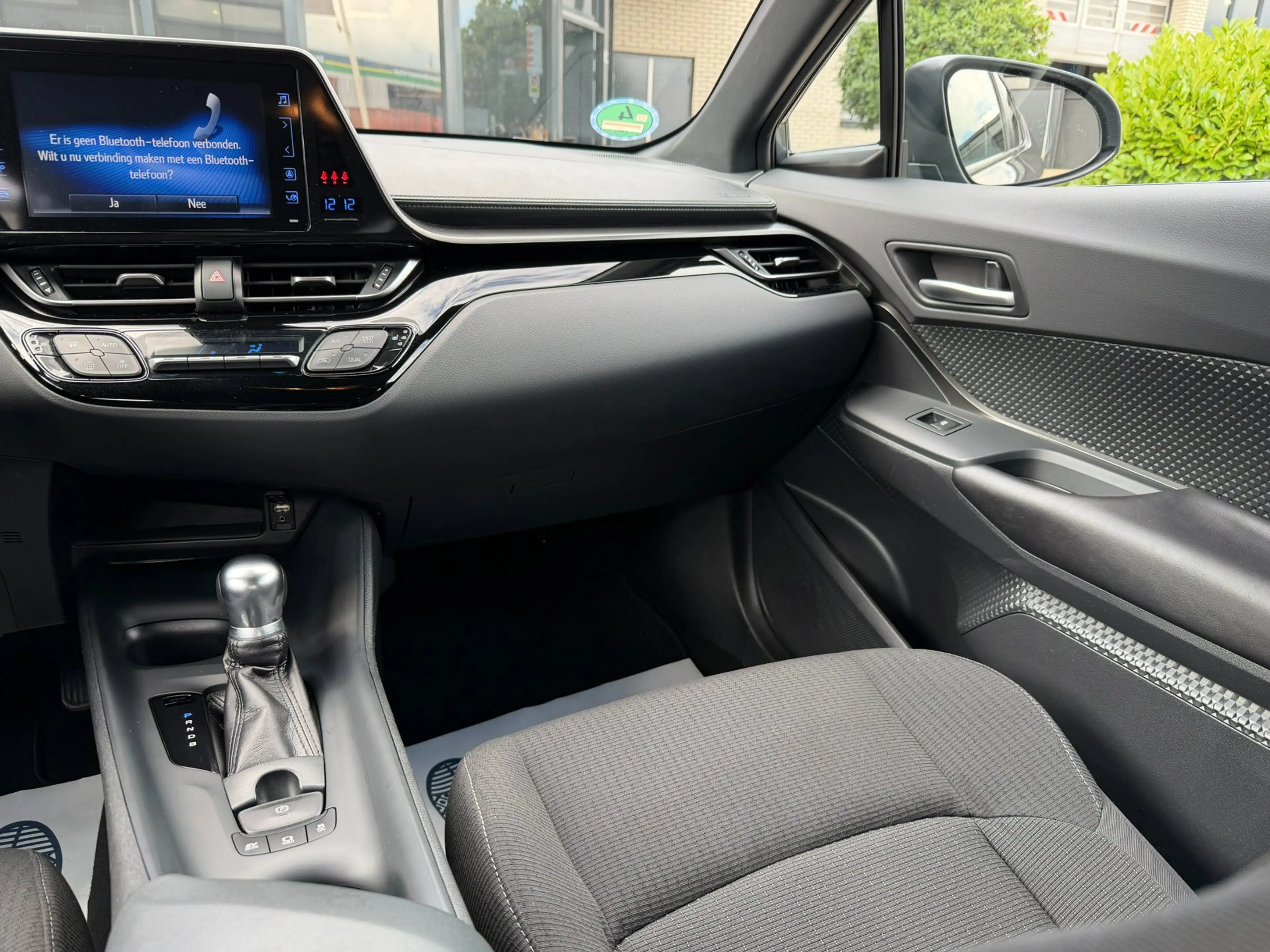 Toyota C-HR 1.8 Hybrid Dynamic l ACC l — photo 29