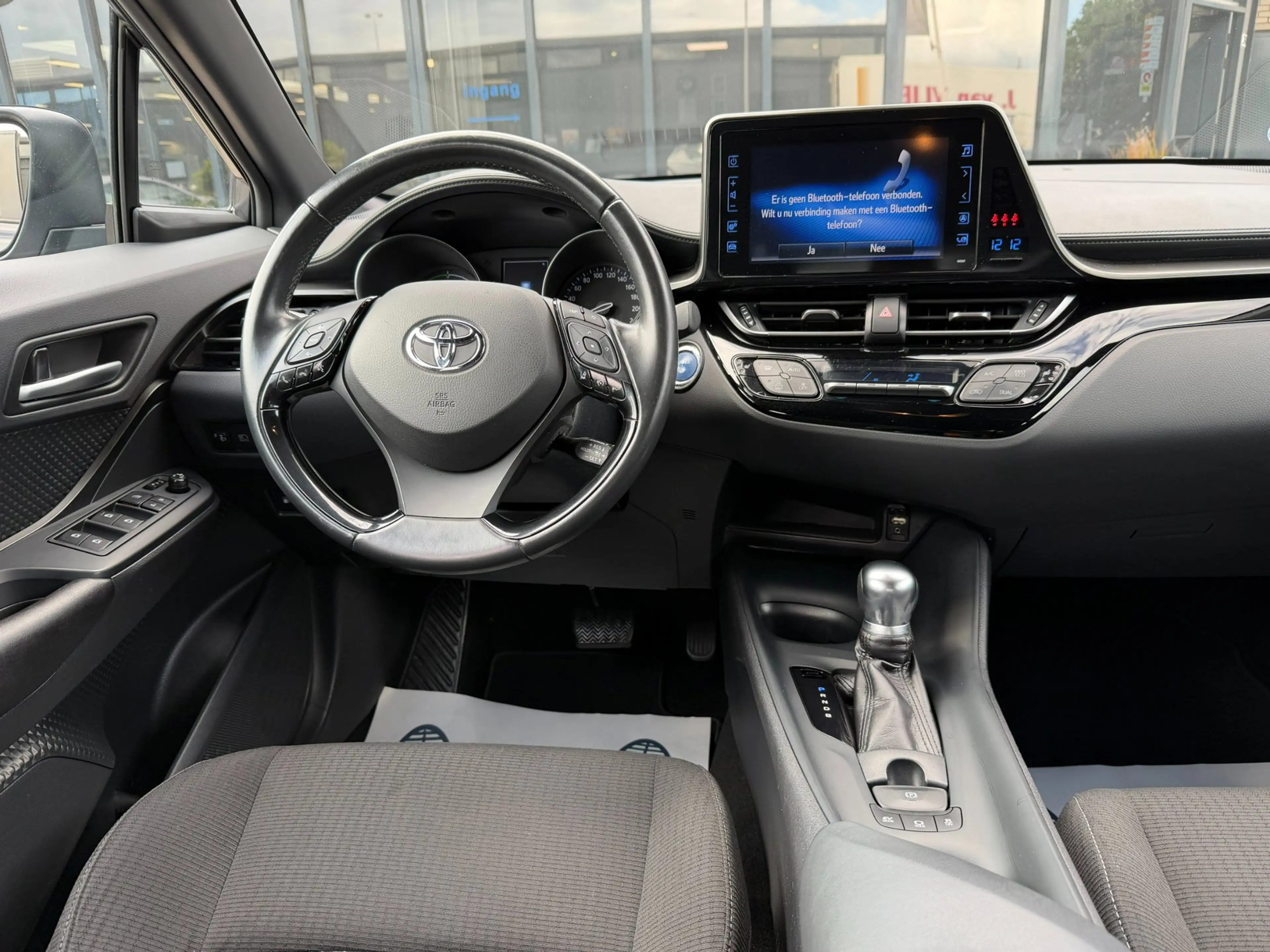 Toyota C-HR 1.8 Hybrid Dynamic l ACC l — photo 28