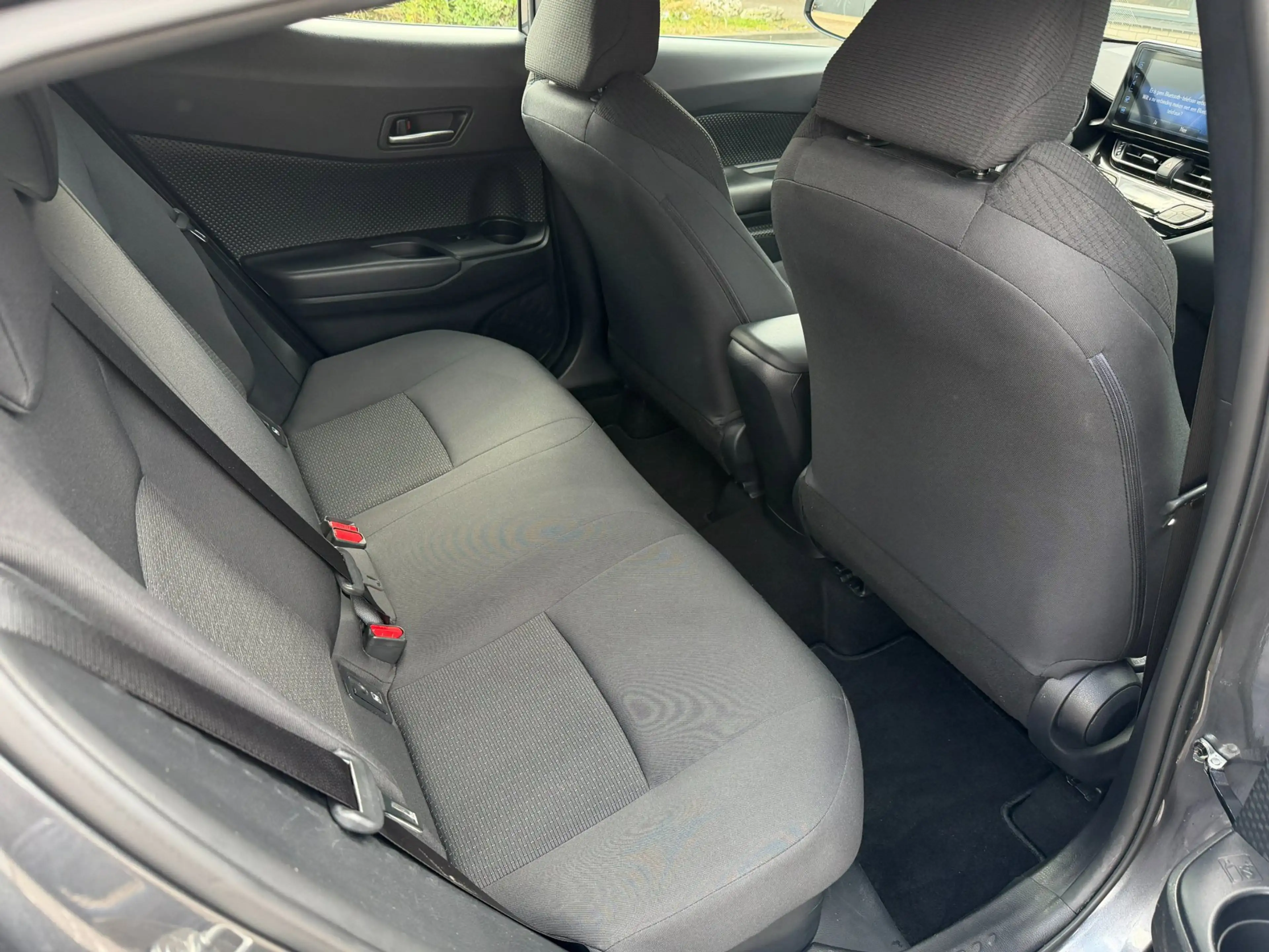 Toyota C-HR 1.8 Hybrid Dynamic l ACC l — photo 27