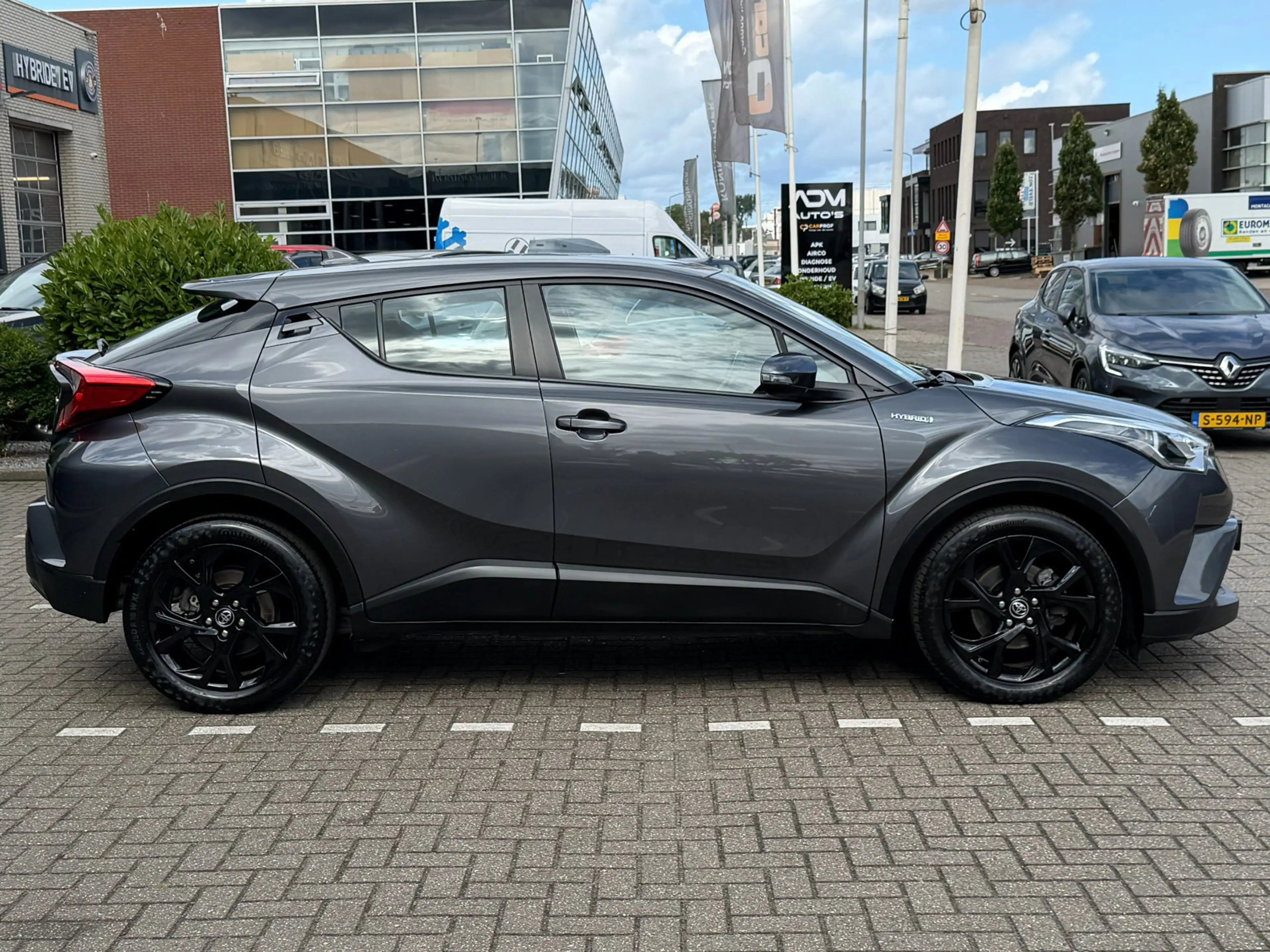 Toyota C-HR 1.8 Hybrid Dynamic l ACC l — photo 15