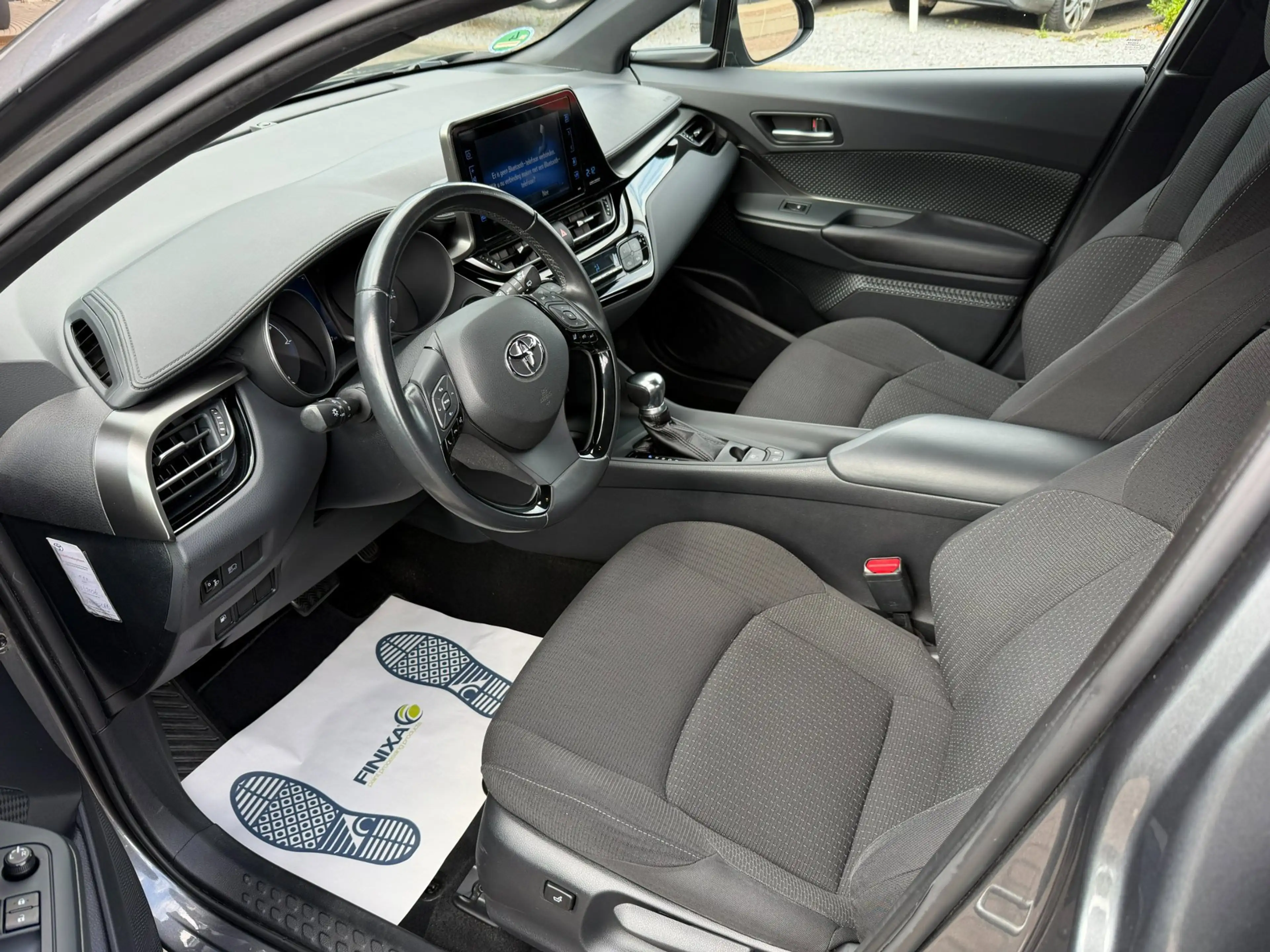 Toyota C-HR 1.8 Hybrid Dynamic l ACC l — photo 19