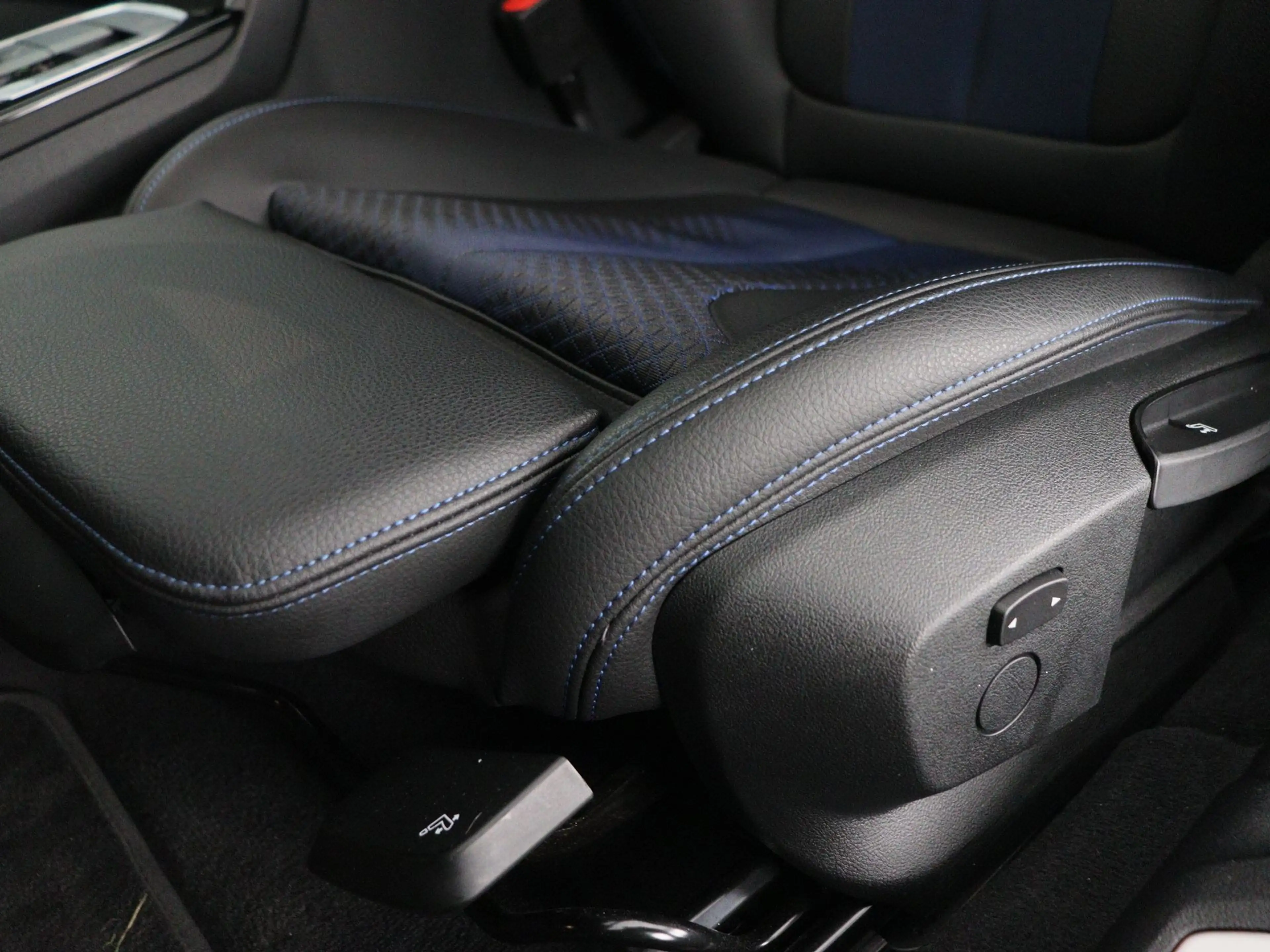 BMW 120 1 Serie 120i Business Edition — photo 9