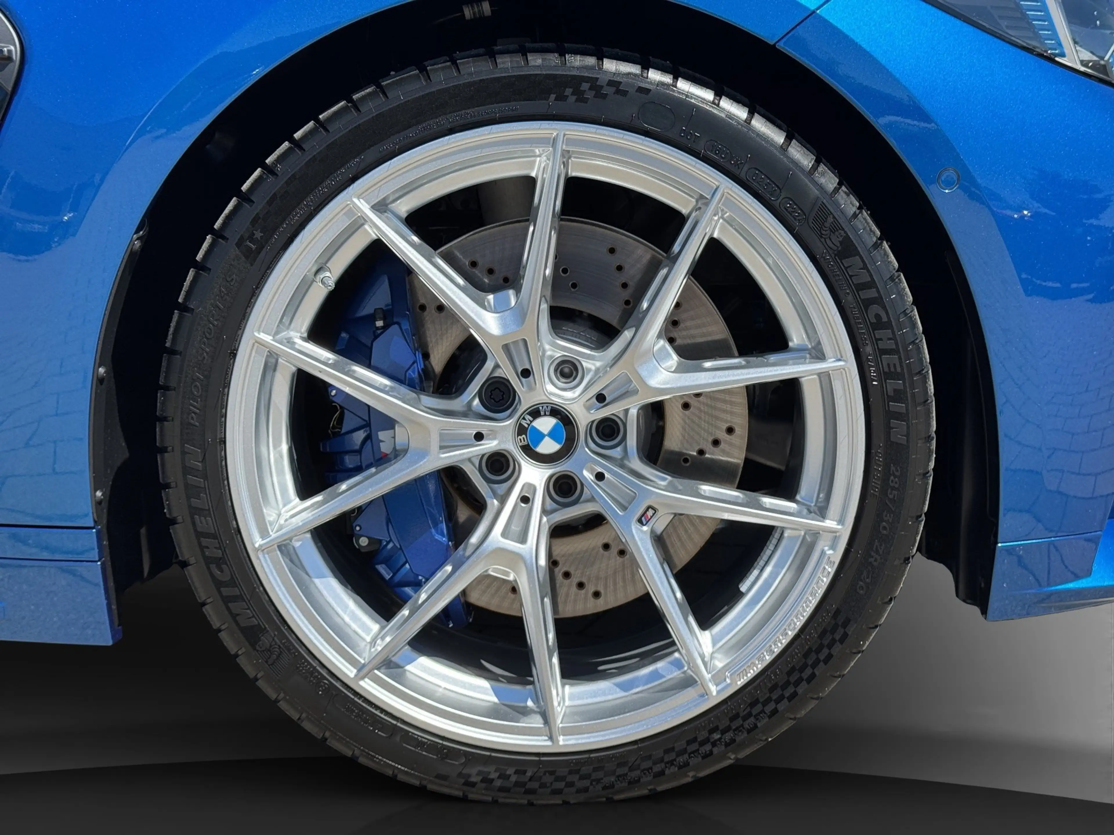 BMW M4 Competition Cabrio Individual Lackierung u. Felgen — photo 12