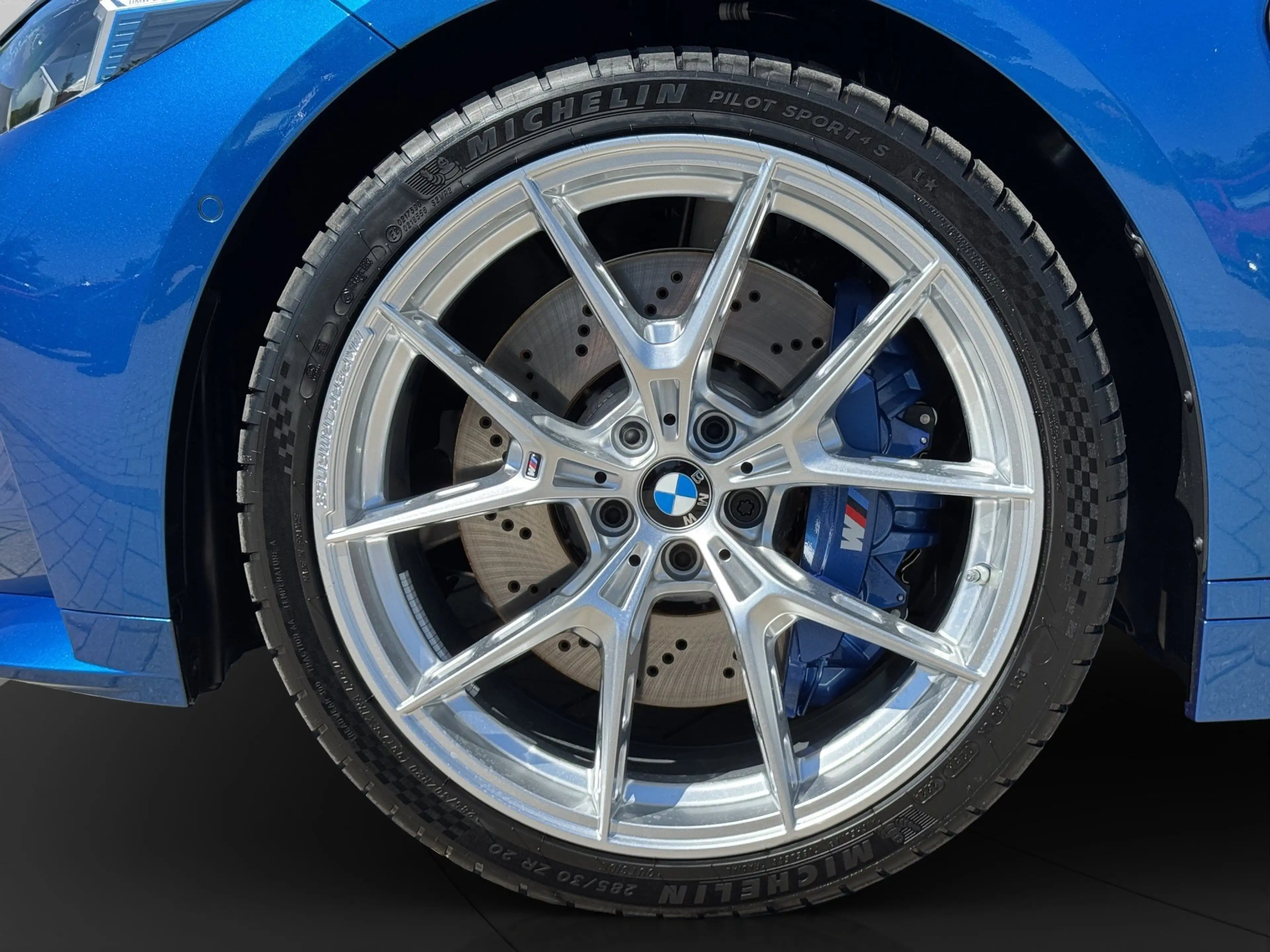 BMW M4 Competition Cabrio Individual Lackierung u. Felgen — photo 9