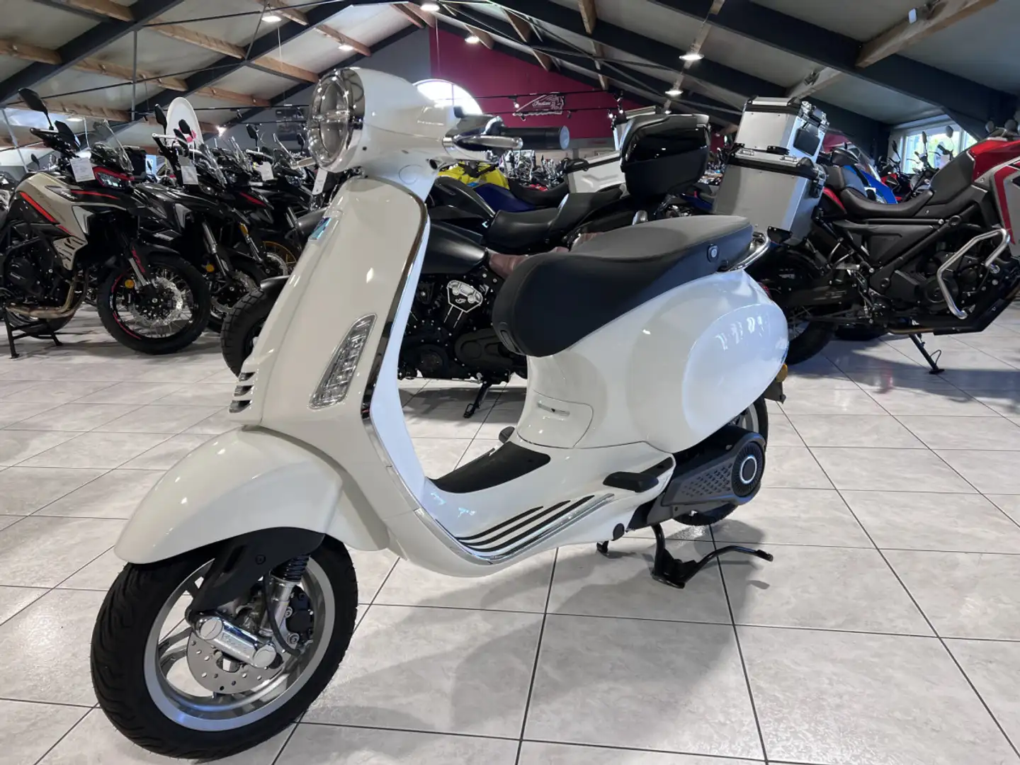 Vespa Elettrica 45 Km/h Wit - 2