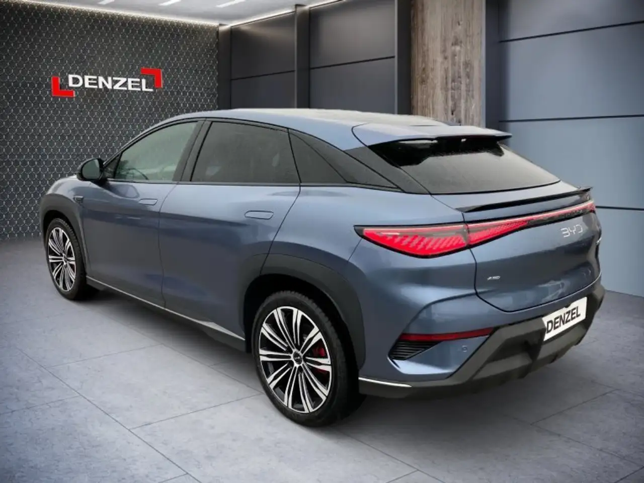 BYD SEALION 7