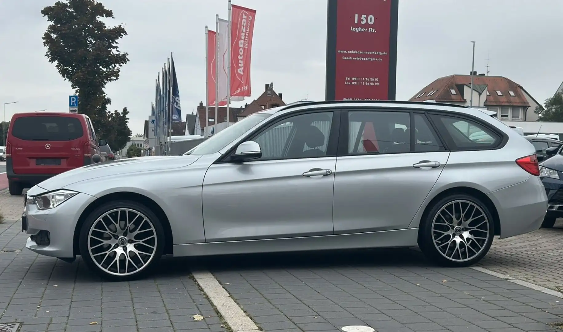 BMW 320 d xDrive Touring / Bi-Xenon / Scheckheft Argento - 2