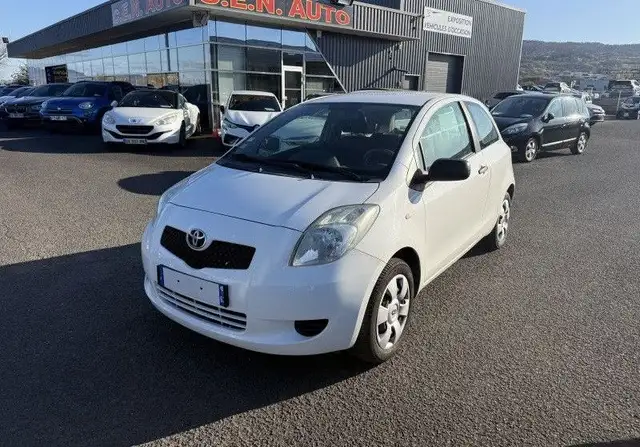 Toyota Yaris 69 VVT-I LUNA 3P