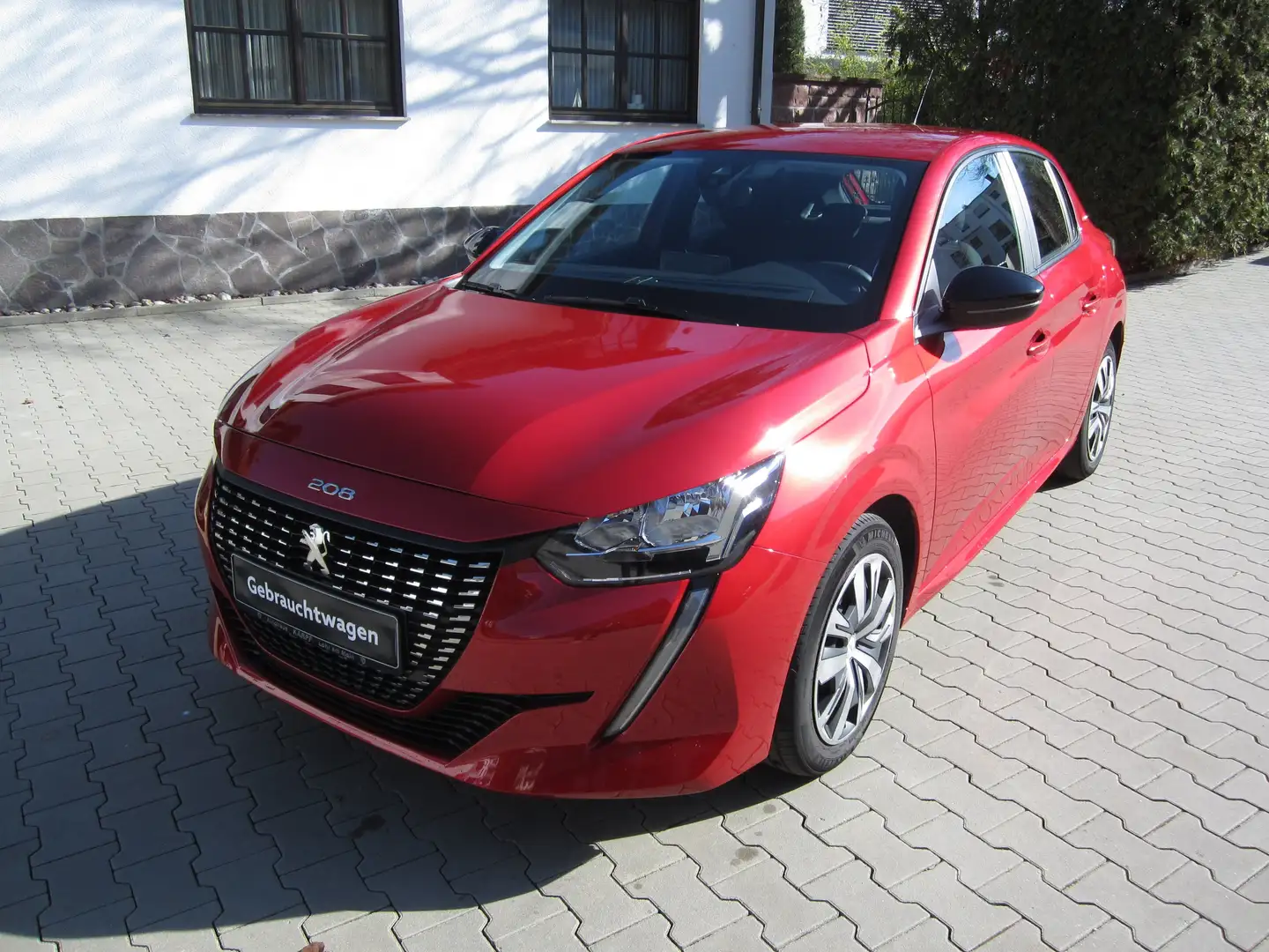 Peugeot 208 Rot - 1