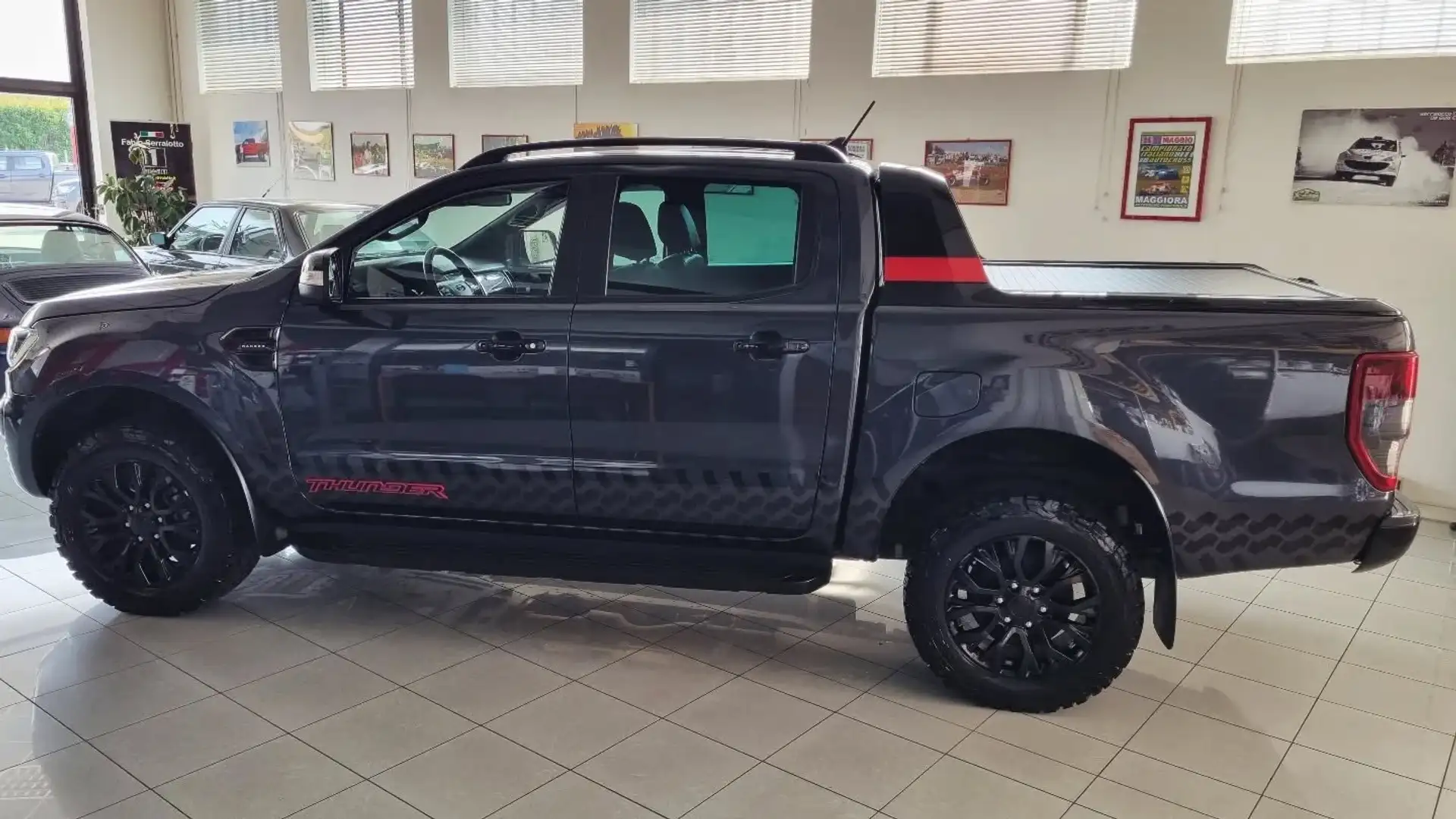 Ford Ranger 2.0BITURBO Thunder 213cv SERIE LIMITATA NAZIONALE Grigio - 2