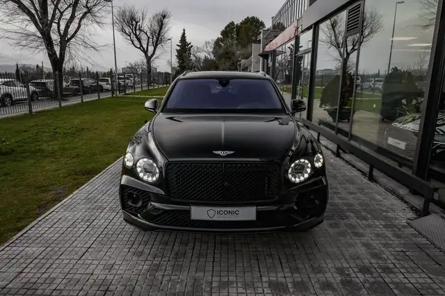 Bentley Bentayga view 4
