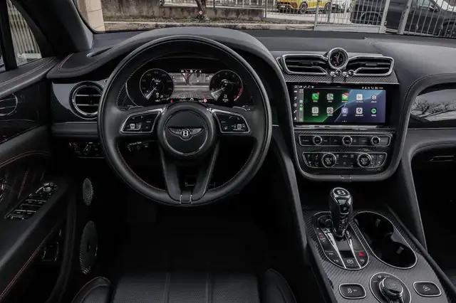 Bentley Bentayga view 14