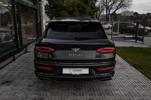 Bentley Bentayga view 7