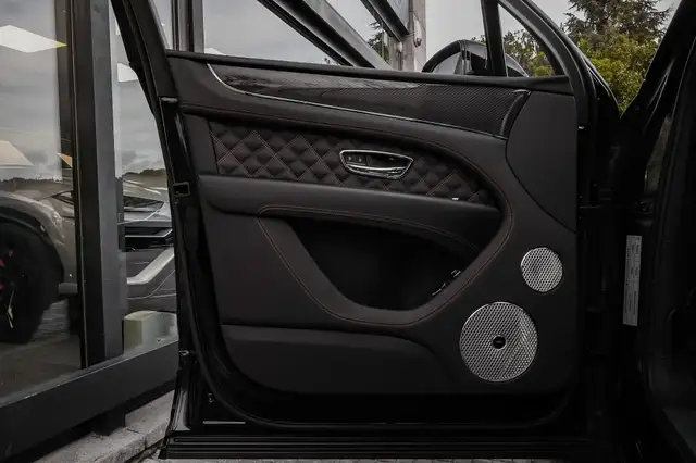 Bentley Bentayga view 11
