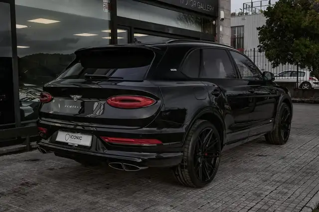 Bentley Bentayga view 6