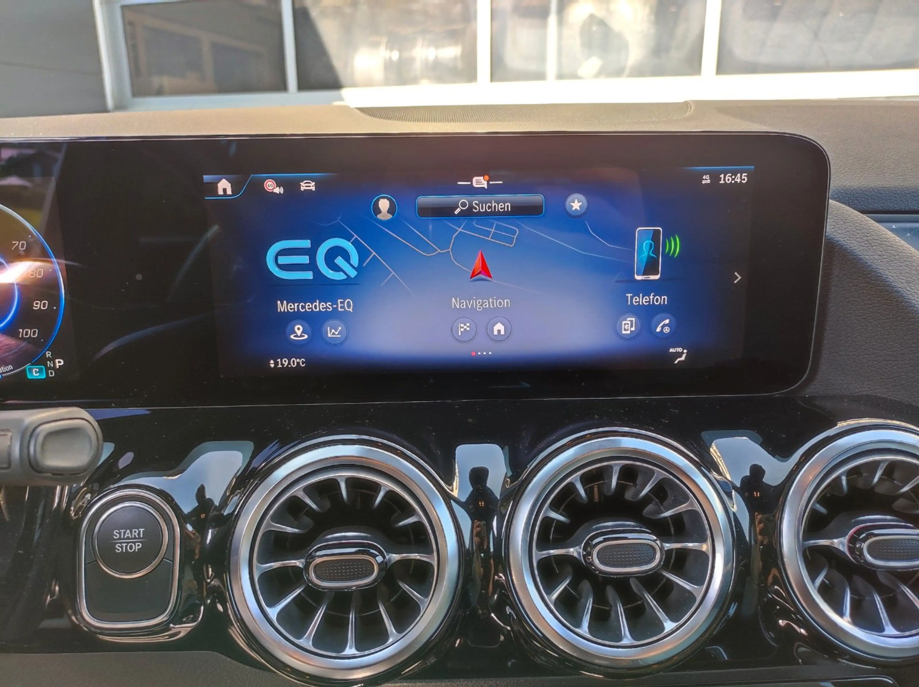 Mercedes-Benz EQA 250+|Progressive|Leder|Kamera|AHK|Easy-P|20" — photo 14