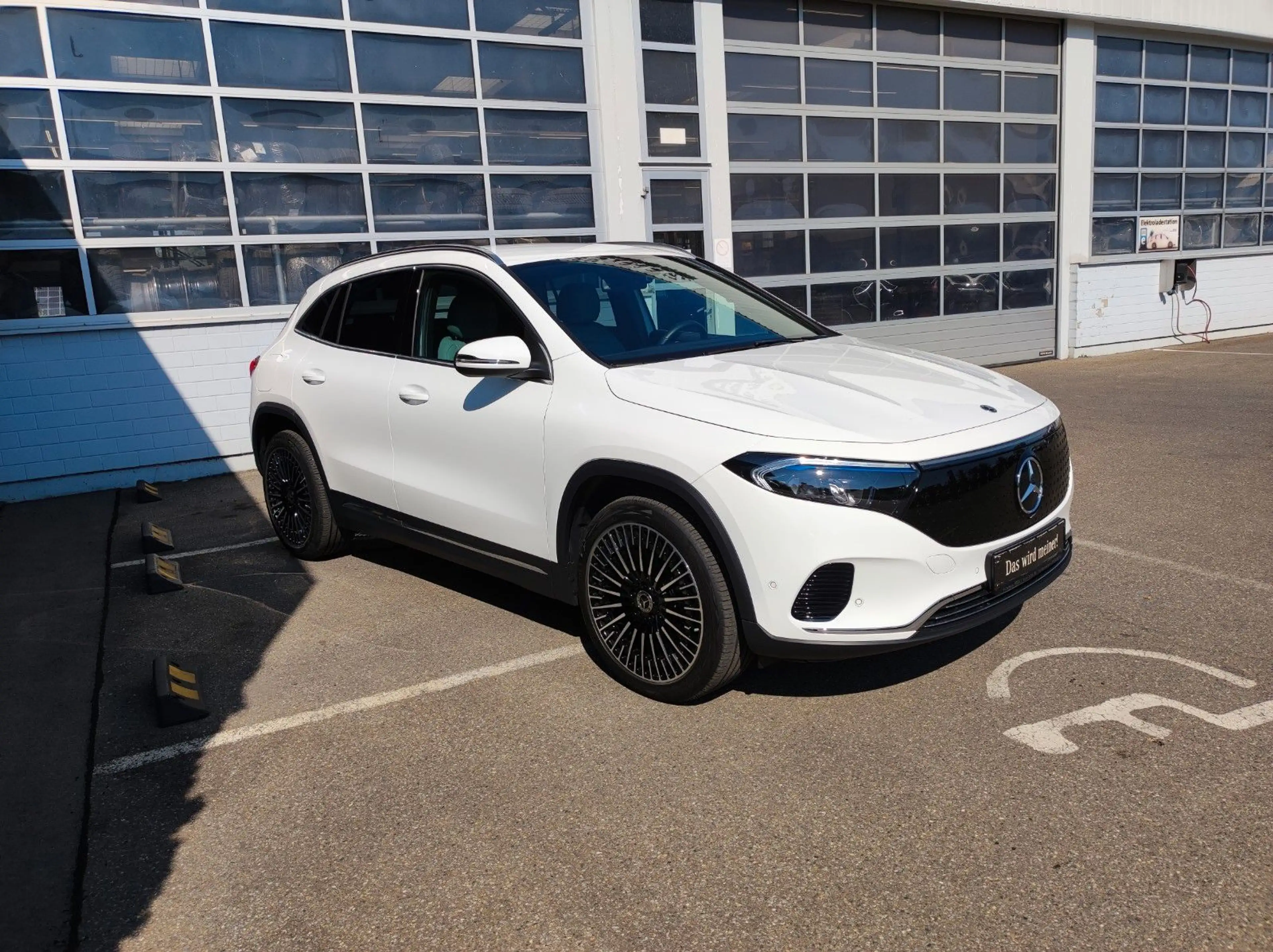 Mercedes-Benz EQA 250+|Progressive|Leder|Kamera|AHK|Easy-P|20" — photo 2
