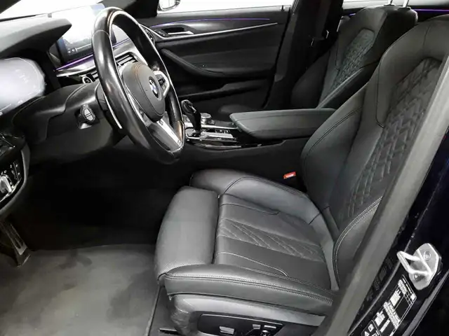 BMW 5 Series view 7