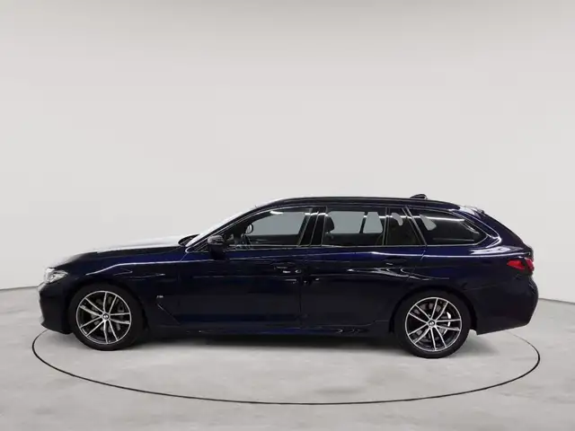 BMW 5 Series view 6